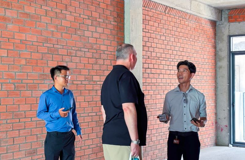 Thiết kế phòng khám nha khoa hiện đại, tiện nghi, chuyên nghiệp 8 Mang đến chính sách bảo hành dài hạn và bảo trì cho khách hàng khi sử dụng dịch vụ