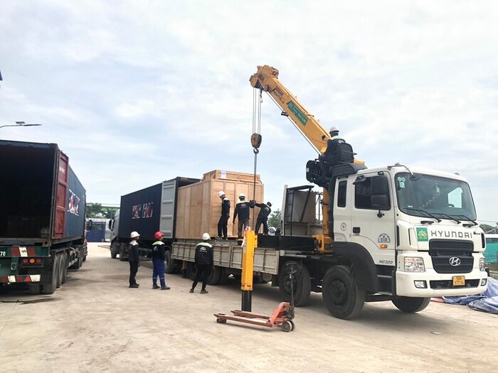 Nhu cầu sử dụng dịch vụ vận chuyển máy móc nặng đi tỉnh tăng cao 